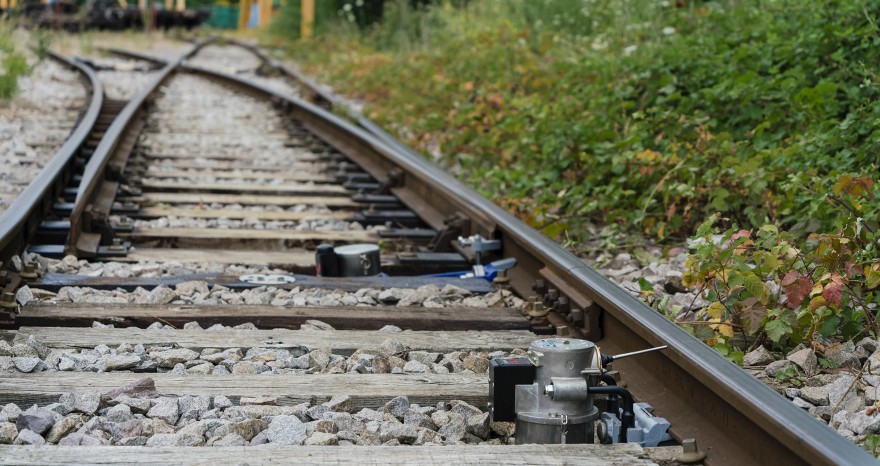 Connected Paulvé detectors for monitoring of track occupancy and route setting on yards & industrial sites