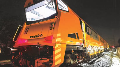 Vossloh’s High Speed Grinding train at work
