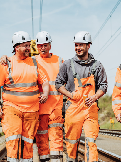 Vossloh employees on the tracks